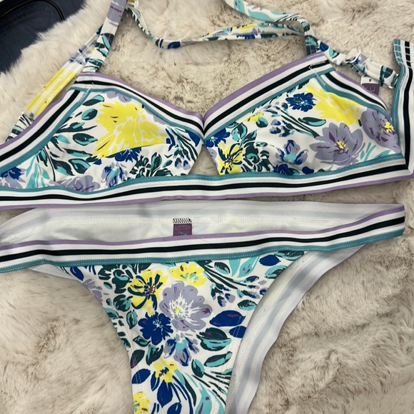 ADORE ME BIKINI FLORAL PRINT - Picture 5 of 7